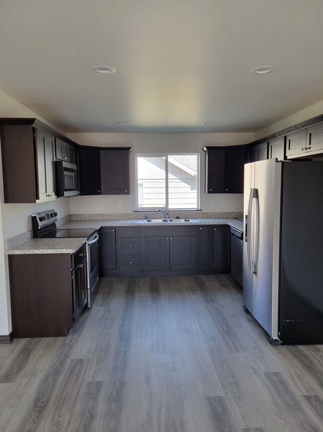 Building Photo - 93 W Jefferson Ave Unit 93 W Jefferson D