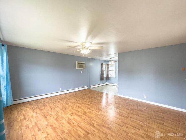 Photo - 66 Hagaman St