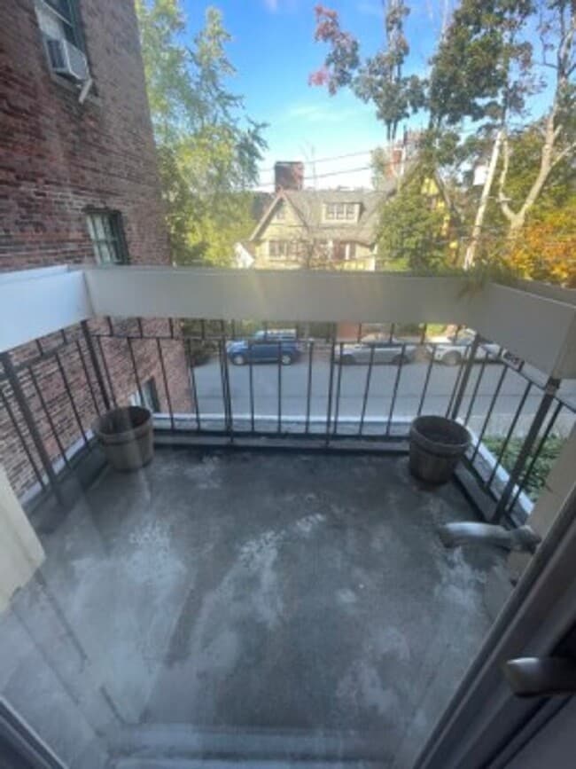 Photo - Brookline 2 bedroom apartment - H&HW Included - Close to Trains - NO BROKER FEE
