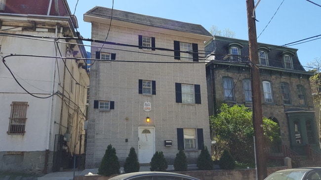 Building Photo - 3406 Race St Unit B