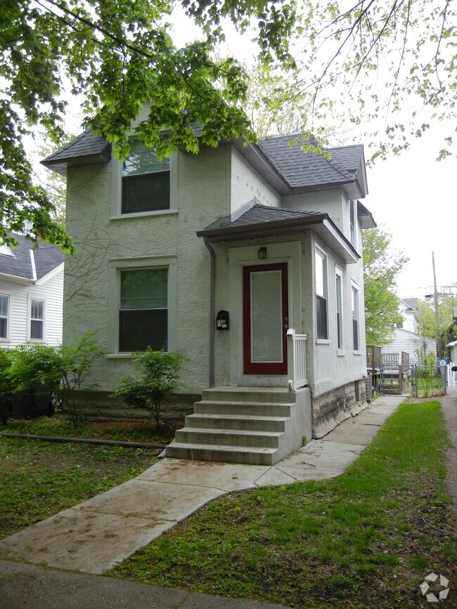 Building Photo - 1036 15th Ave SE Rental