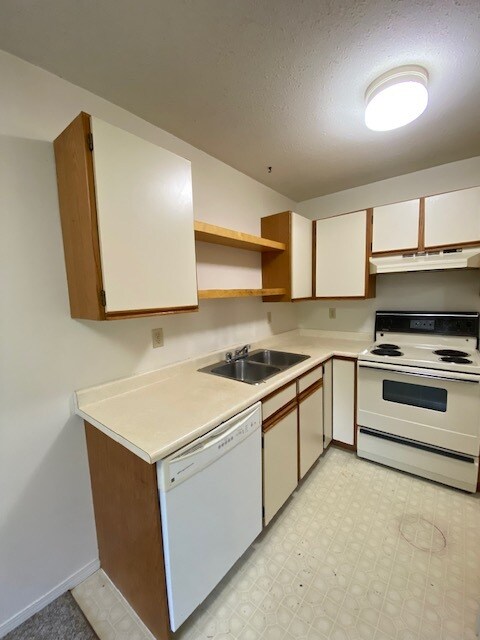 Photo - 1075 Edgett Rd Unit 6