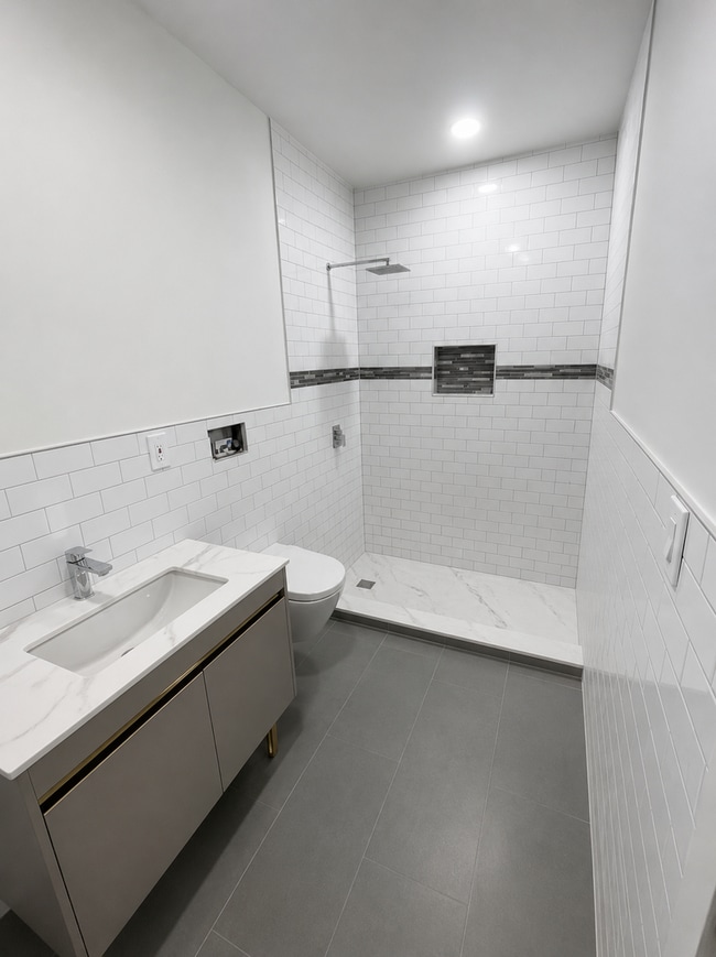 Photo - Beautiful newly renovated 1-bedroom available Unit 3F