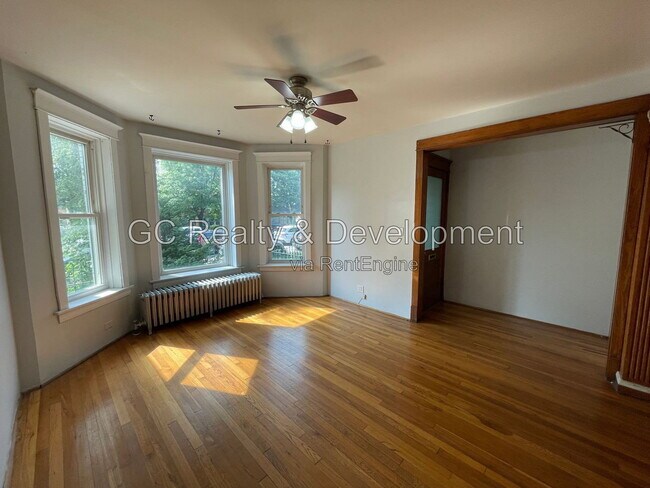 2329 N Sacramento Ave Unit 1