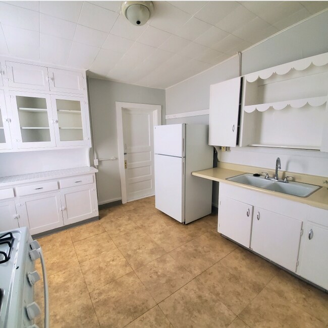 Photo - 1105 E 5th St Unit 1105 E 5th ST 1/2