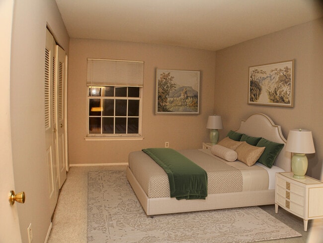 Photo - 910 Chestnut Hill Dr Unit H