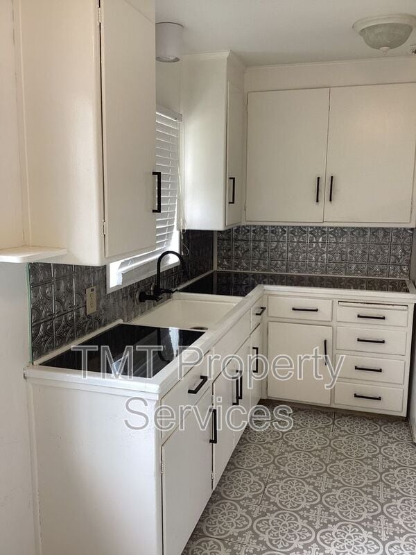 Photo - 137 W. Third St.