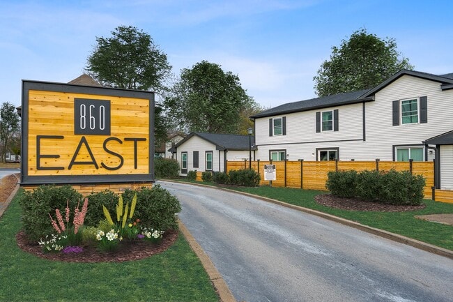 Photo - 860 East