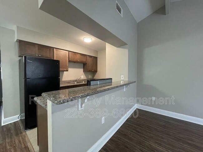 Building Photo - 5500 Dianna Dr Unit 3