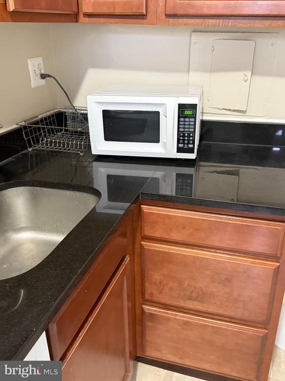 Building Photo - 2500 N Van Dorn St Unit 813