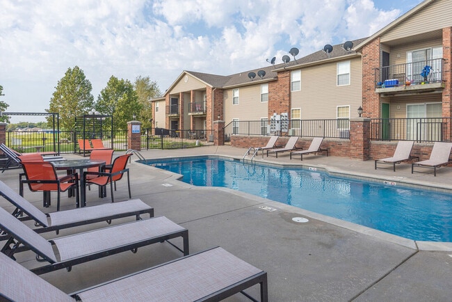 Building Photo - Excelsior Gardens Apartments