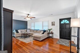 Building Photo - 115 Pine Tree Dr Rental