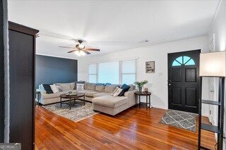 Building Photo - 115 Pine Tree Dr Rental