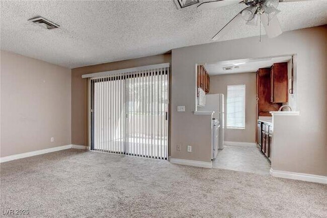 Photo - 4860 Nara Vista Way Unidad 104