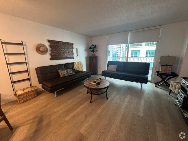 Building Photo - 1200 Brickell Bay Dr Unit FL38-ID1036739P Rental