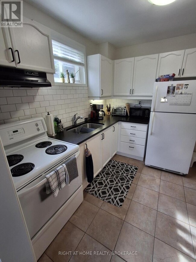 Photo - 62 Christie St Unit 1