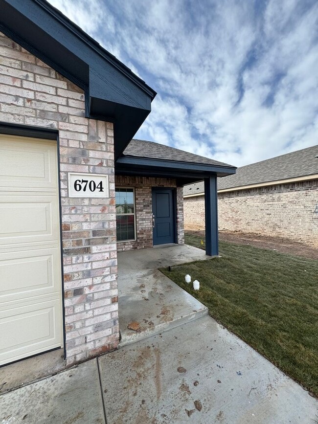 Photo - Located in the Glendale Area!!! New Build ...