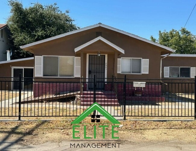 Photo - Charming 3-Bedroom Home for Rent in a Prim...