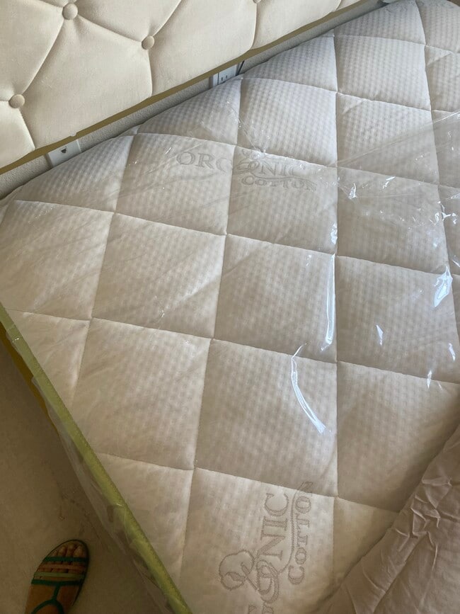 Photo - 185 Esfahan Dr