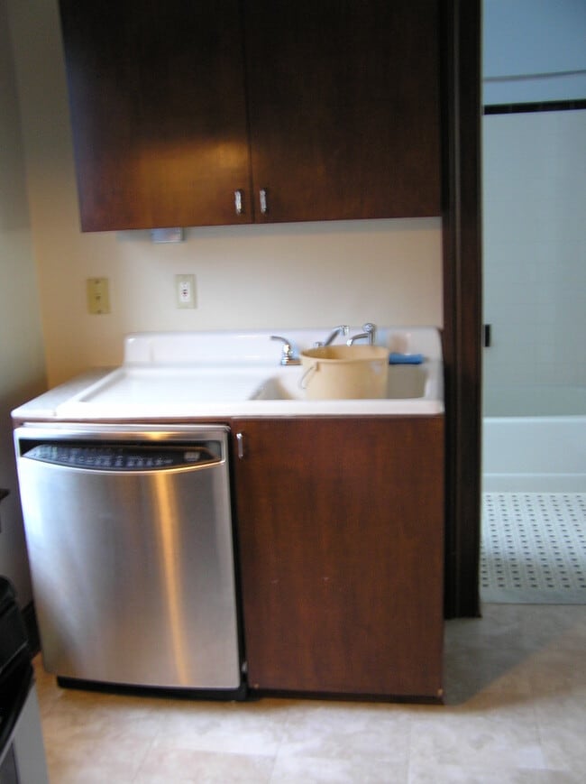 Photo - 20 N Carey St Unidad 3