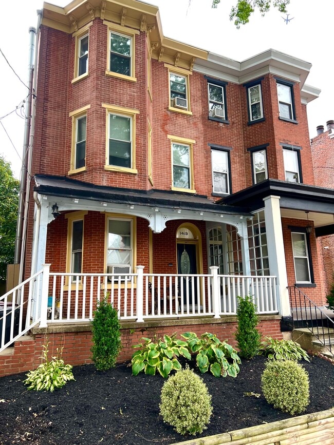 Building Photo - 1413 N Harrison St Unit 3