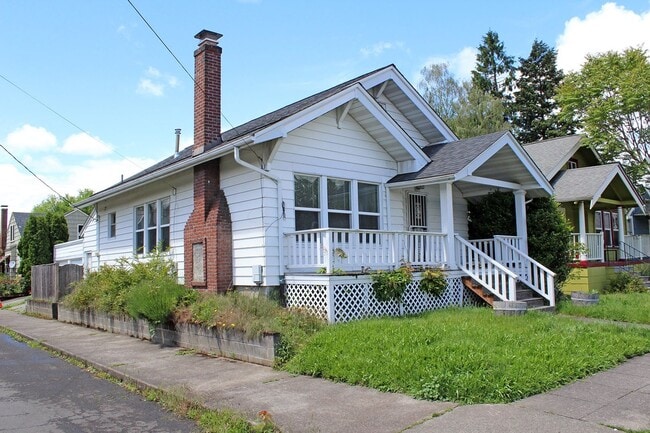 Building Photo - 2257 SE 43rd Ave