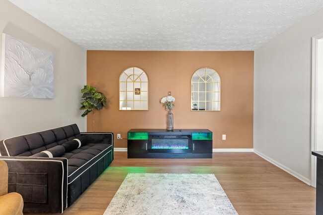 Photo - 104 Pleasantview St