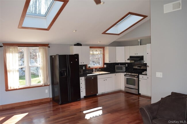 Photo - 18 Ashlee Meadow Rd