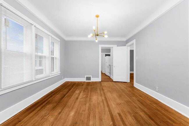 Photo - 966 Beaconsfield Ave Unit 964