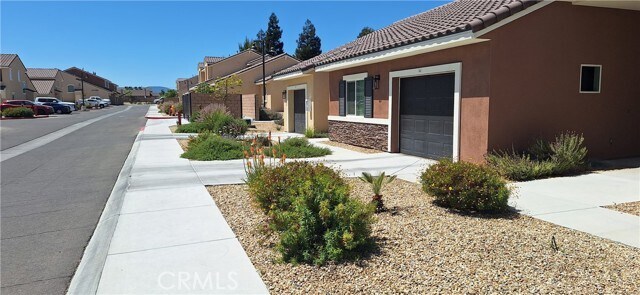 Photo - 16852 Muscatel St