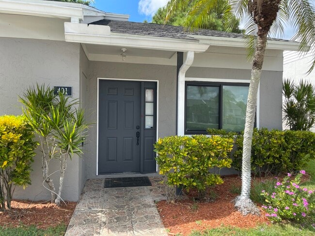 Building Photo - 401 Shoreview Dr Rental