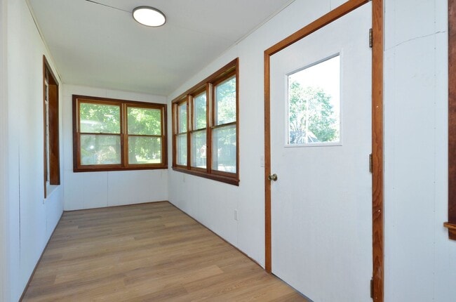 Photo - Beautiful Updated 5-Bed 2-Bath Home in NE Minneapolis!
