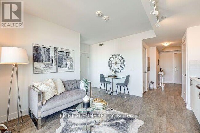 Photo - 2550 Simcoe St N Unit 1207