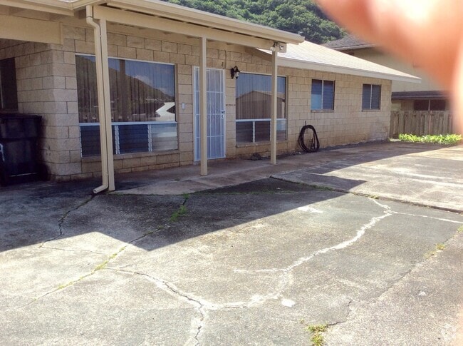 Building Photo - Manoa House for rent