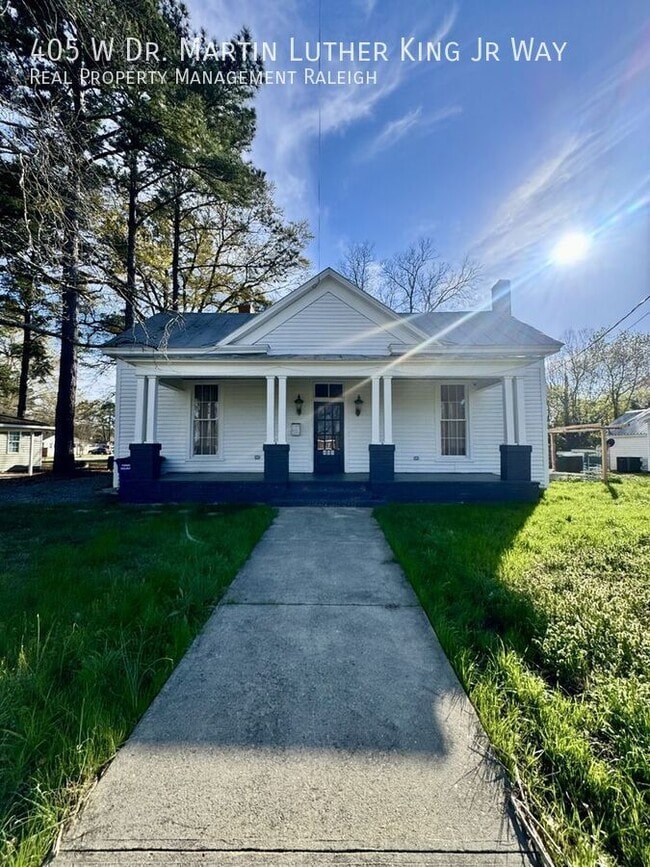 Building Photo - 405 W Dr. Martin Luther King Jr. Way