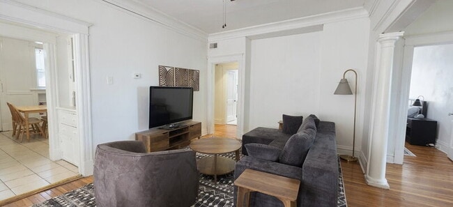 Photo - 6009 Kingsbury Ave Unit 2nd fl
