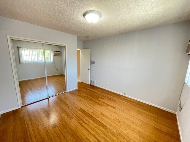 Photo - 11131 Hatteras St Unidad #8