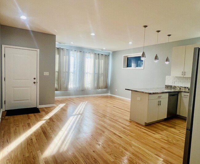 Photo - 1750 W Cermak Rd Unit B