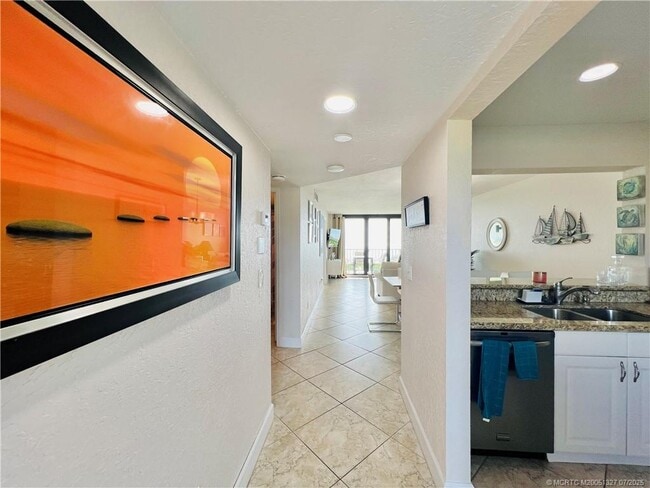 Building Photo - 4250 N Hwy A1A Unit 302