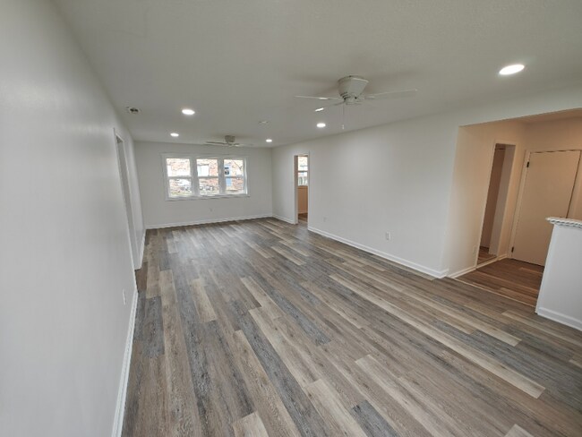 Photo - 214 W North St Unit 1