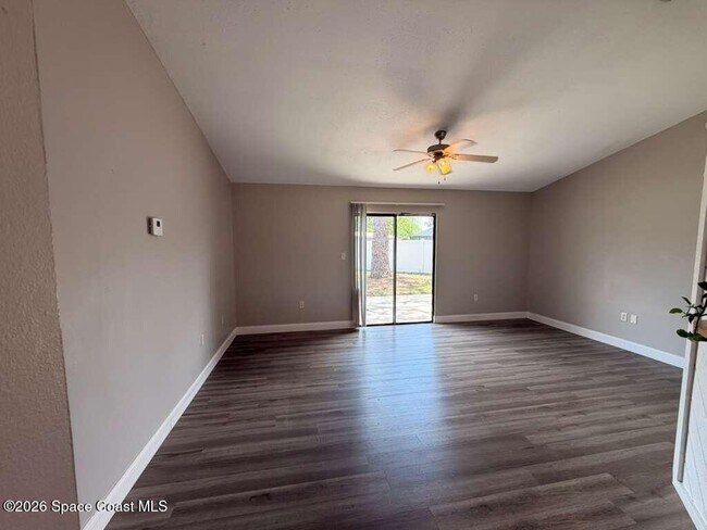 Photo - 1395 Cox Ave NW