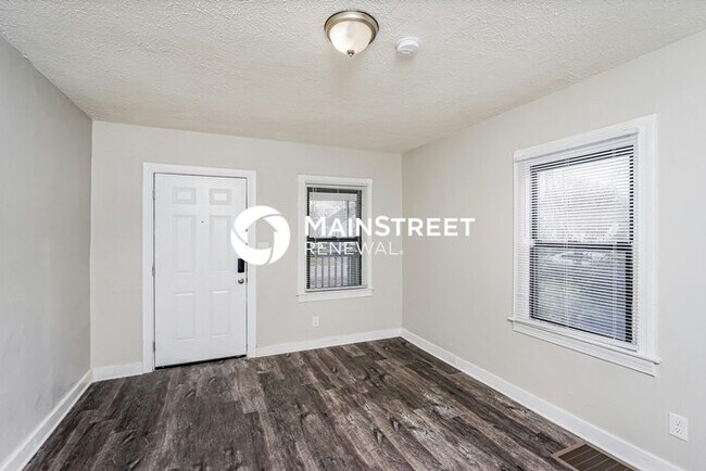 2 Bedroom Pet-Friendly Home in Louisville, KY with Main Street Renewal