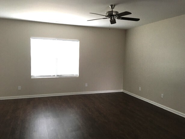 Photo - 1006 Lavender Ln