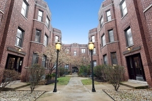 Photo - 909 W Cornelia Ave Condo Unit 2N