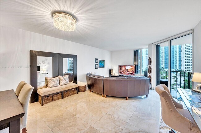 Photo - 520 Brickell Key Dr Unidad A1012