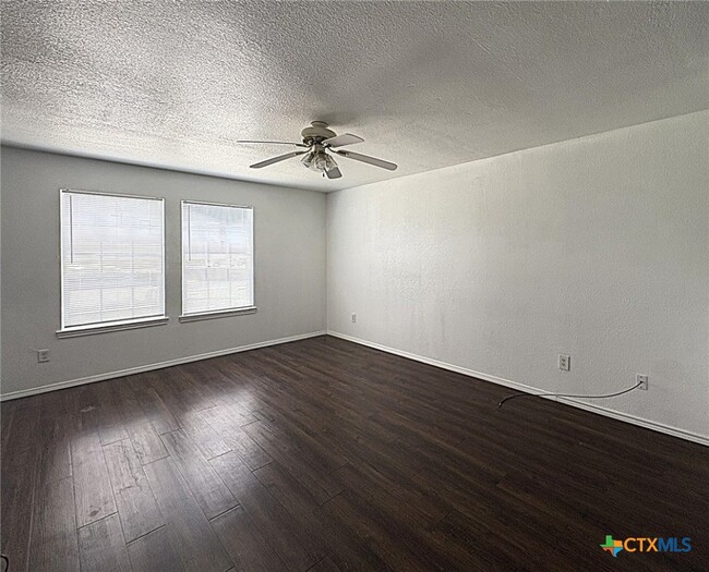 Photo - 5709 Redstone Dr