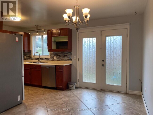 Photo - 50 Chapman Ct