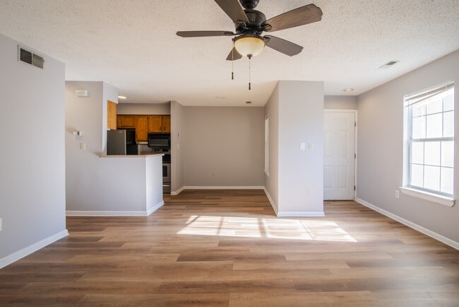 Photo - 8117 Tremaine Ct