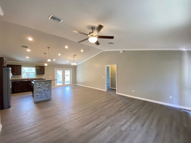 Photo - 10 Hemlock Cir Ct
