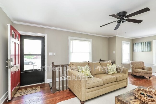 Photo - 2203 Maywood St